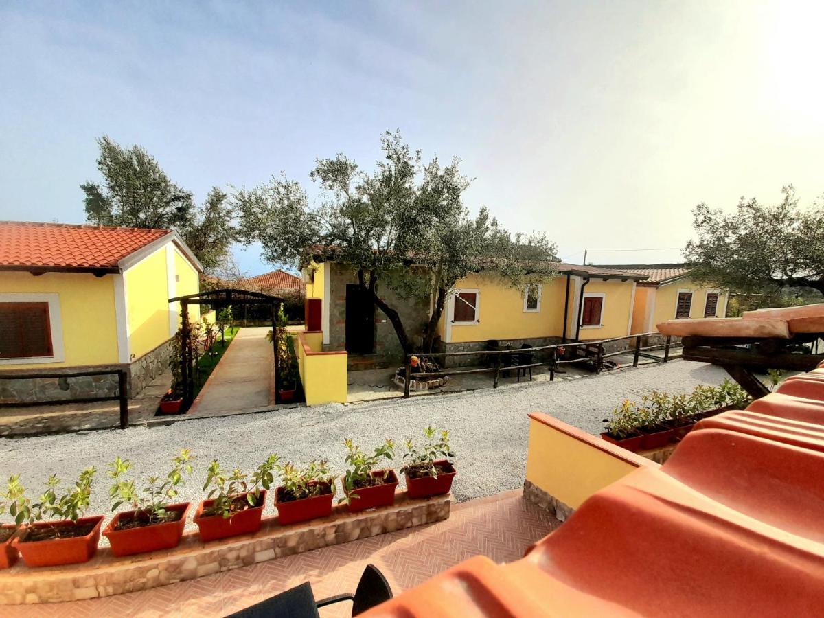Parco Esmeralda - Family Residence E Breakfast Marina di Camerota Bagian luar foto