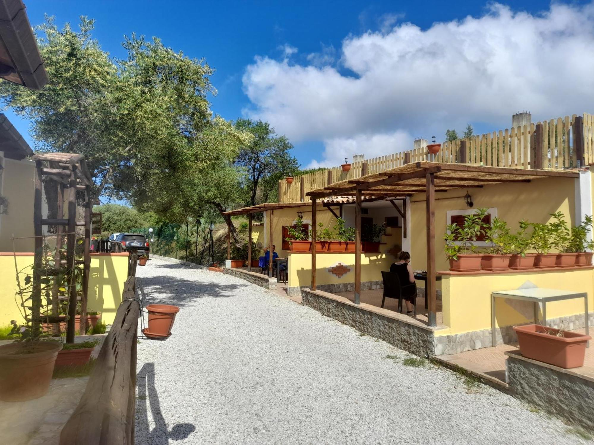 Parco Esmeralda - Family Residence E Breakfast Marina di Camerota Ruang foto